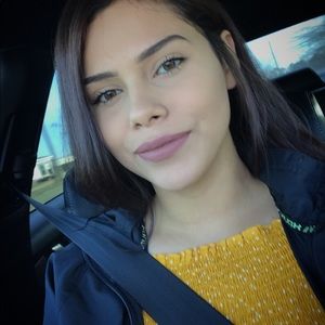 Meet your Posher, Elizabeth